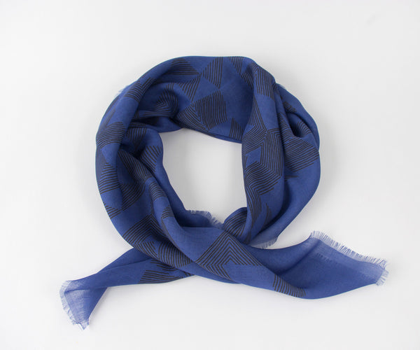 Cross Hatch Wool Gauze Scarf in Black and Navy Blue